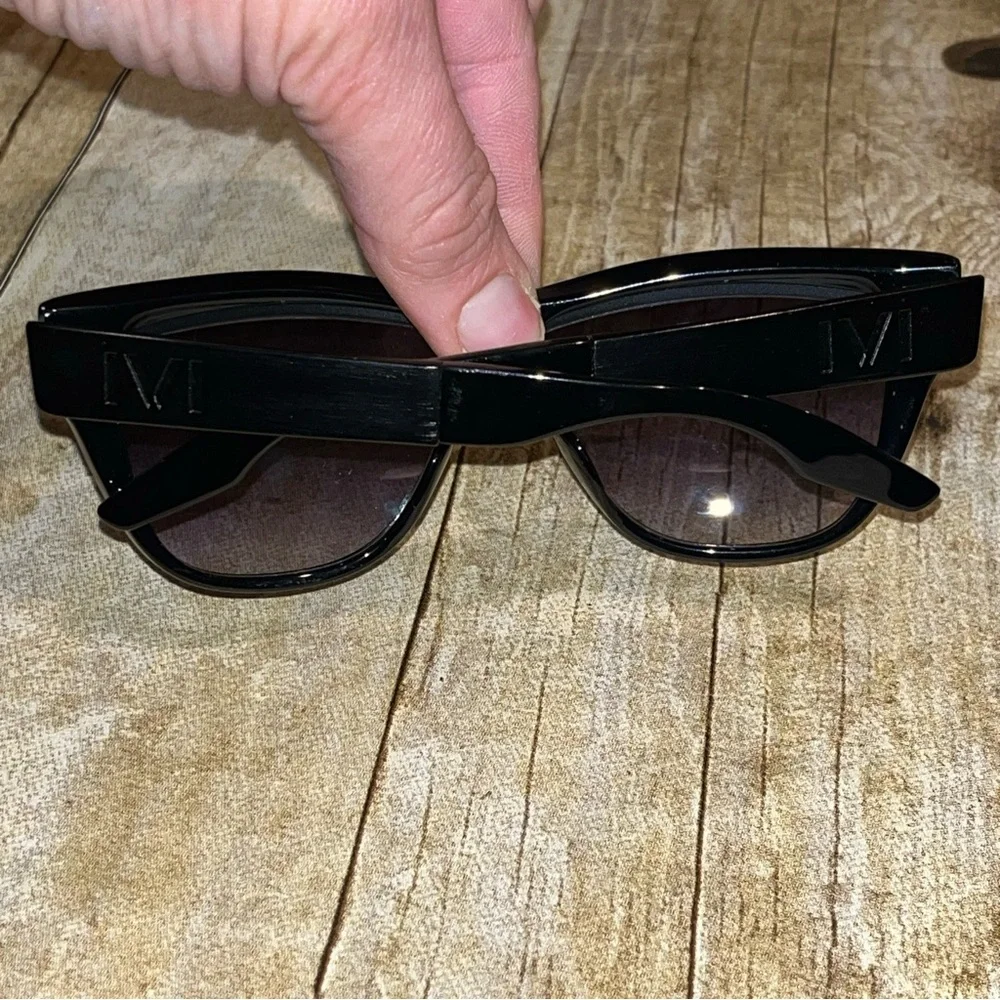 IVI DUSKY black sunglasses NWOT